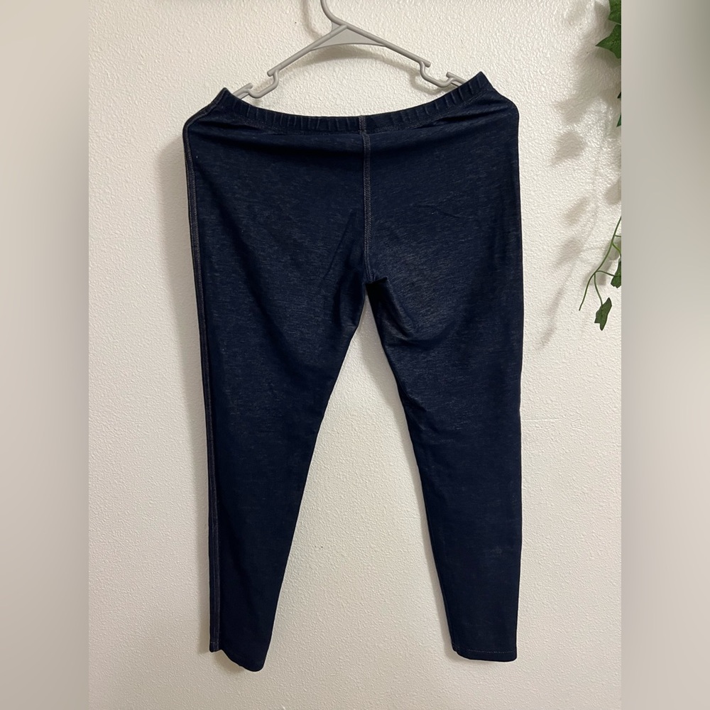 Legging - Picture 2 of 3